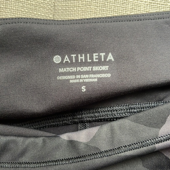 Athleta camo match point skort EUC - Picture 3 of 3